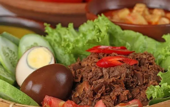 Resep Gudeg Jogja Komplit: Rahasia Legit, Merah Alami