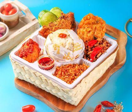 Nasi Besek Bambu: Pilihan Tradisional Ramah Lingkungan untuk Tahlilan & Hajatan