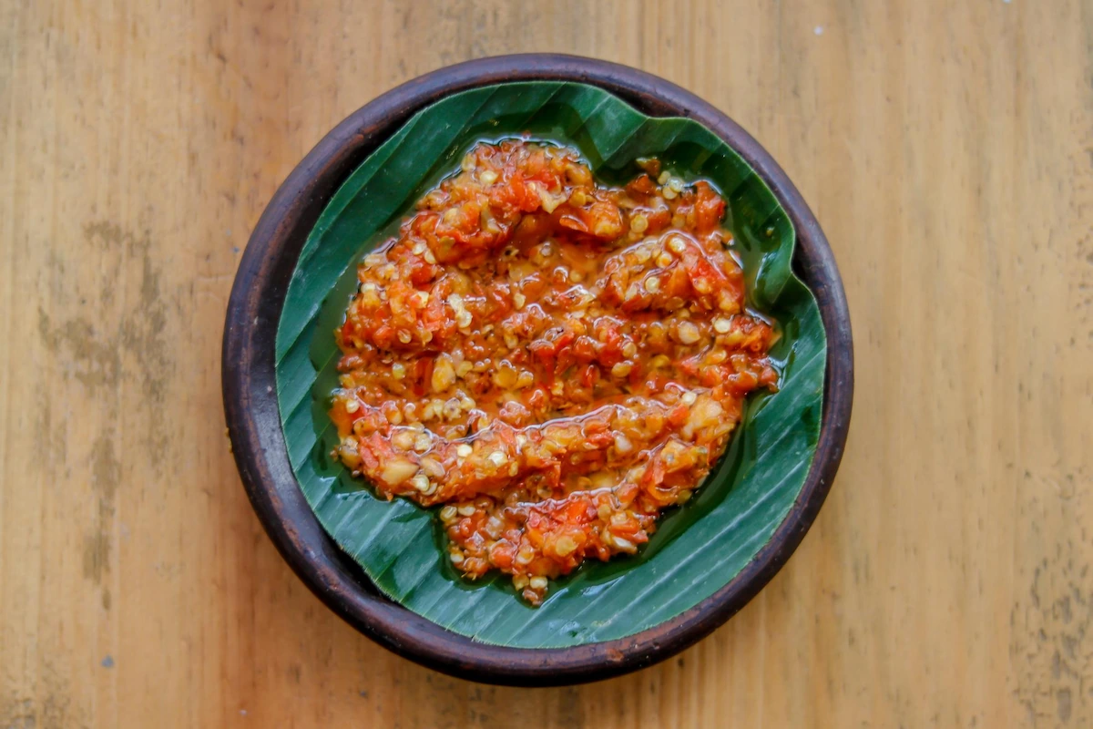 5 Cara Membuat Sambal Bawang Pedas Gurih dengan Bahan Simpel