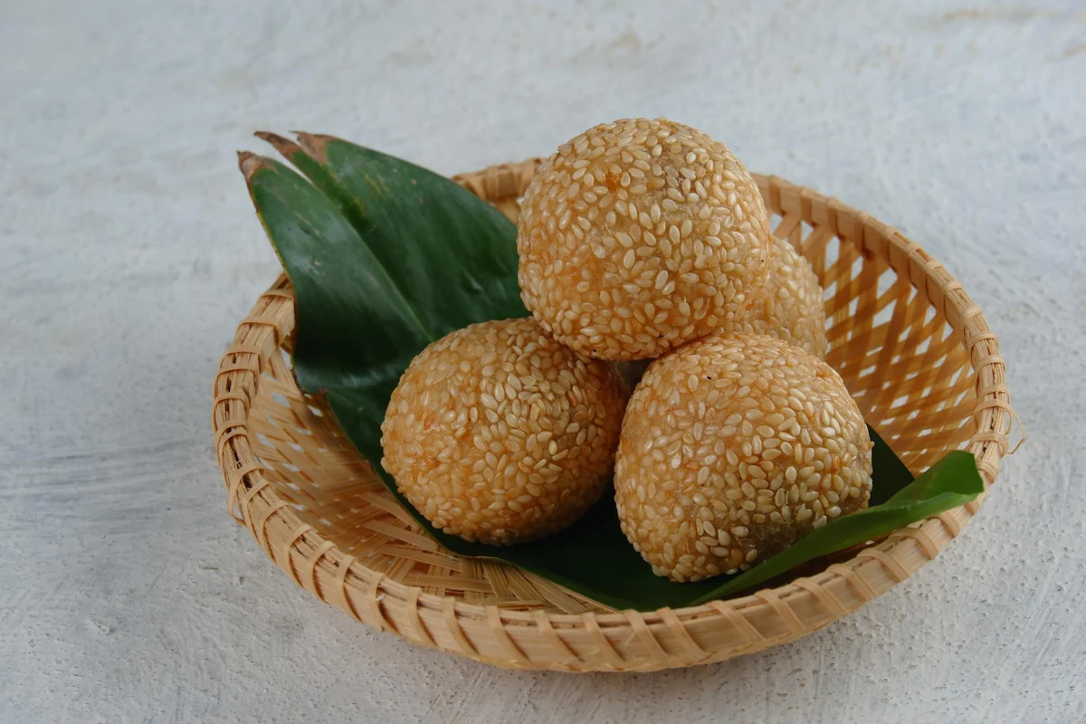 6 Cara Membuat Onde-Onde Wijen, Banyak Variasinya!