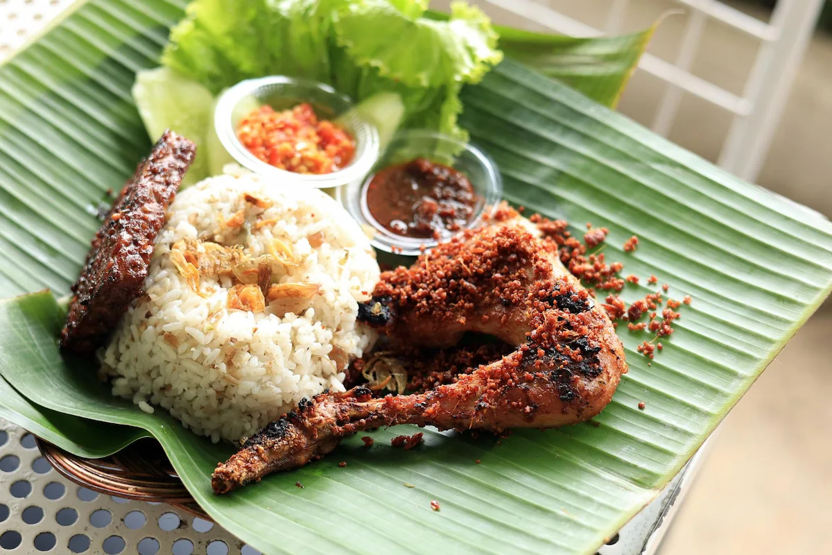 Menu Liwetan Apa Saja? Ini Beragam Lauk Pendampingnya!