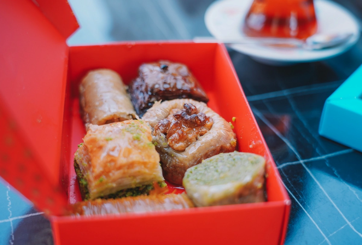 Rekomendasi Snack Box Kue Basah Modern untuk Acara Kantor