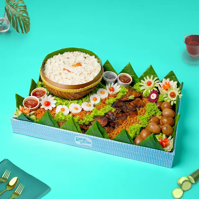Nasi liwet bakul dari Dapur Bu Sastro untuk konsumsi arisan