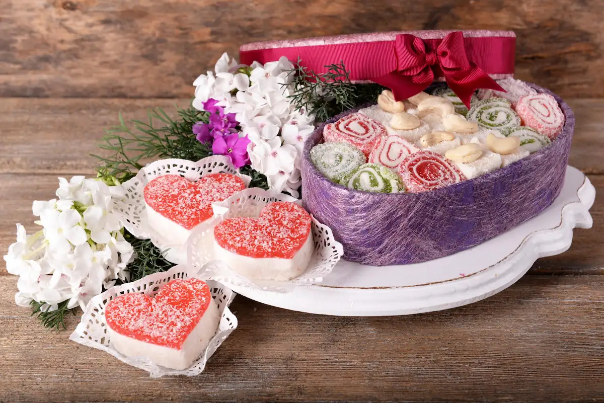 Rekomendasi Hampers Pernikahan Makanan yang Berkesan & Enak!